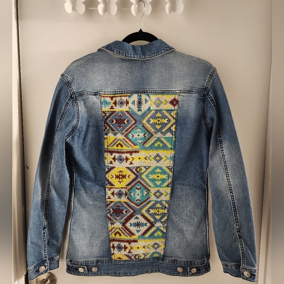 🔴 🔚🔜 SALE Lu La Roe Embroidered Strechy Jean Jacket - Picture 4 of 12